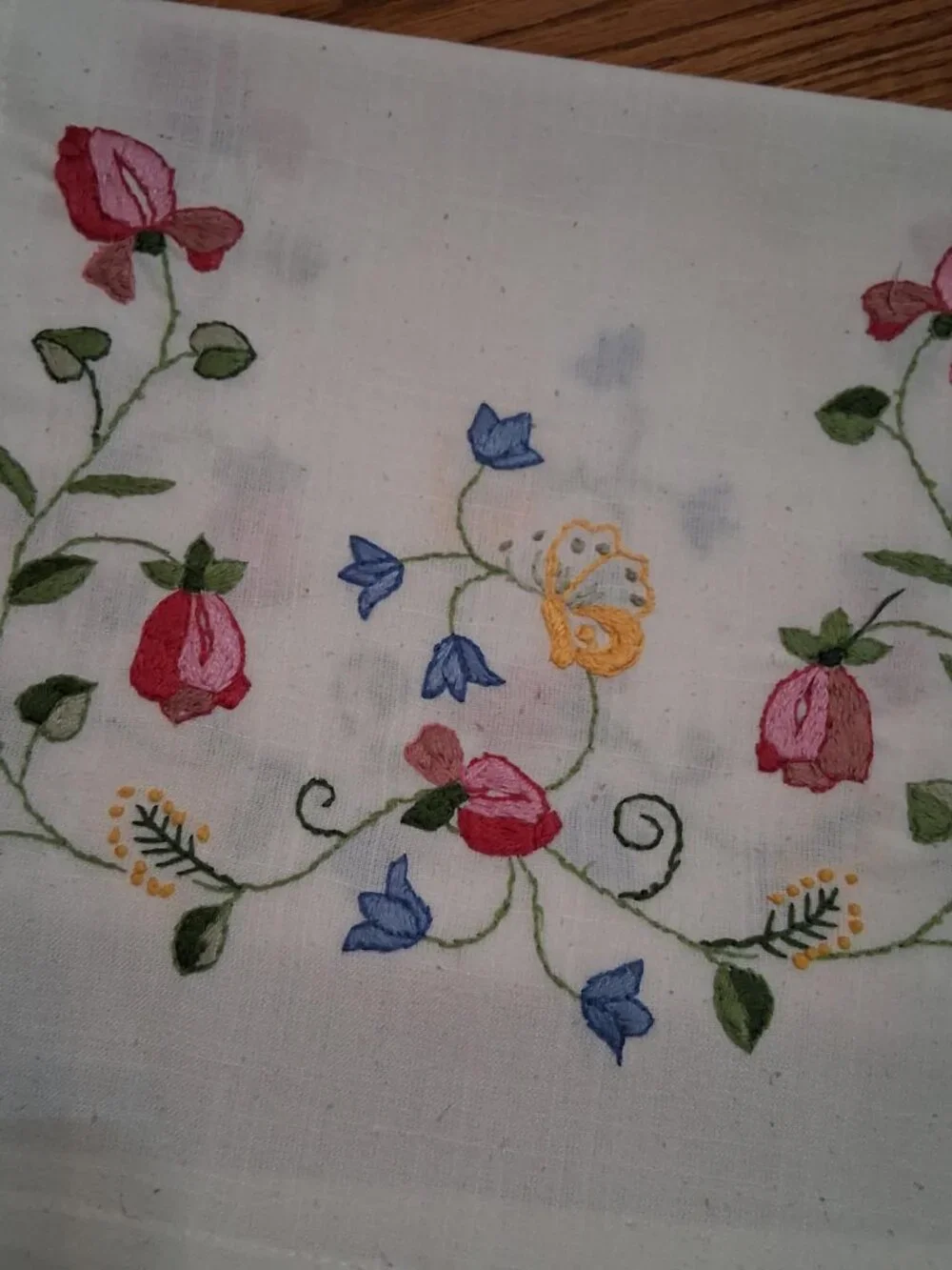 Embroidered Floral Table Runner